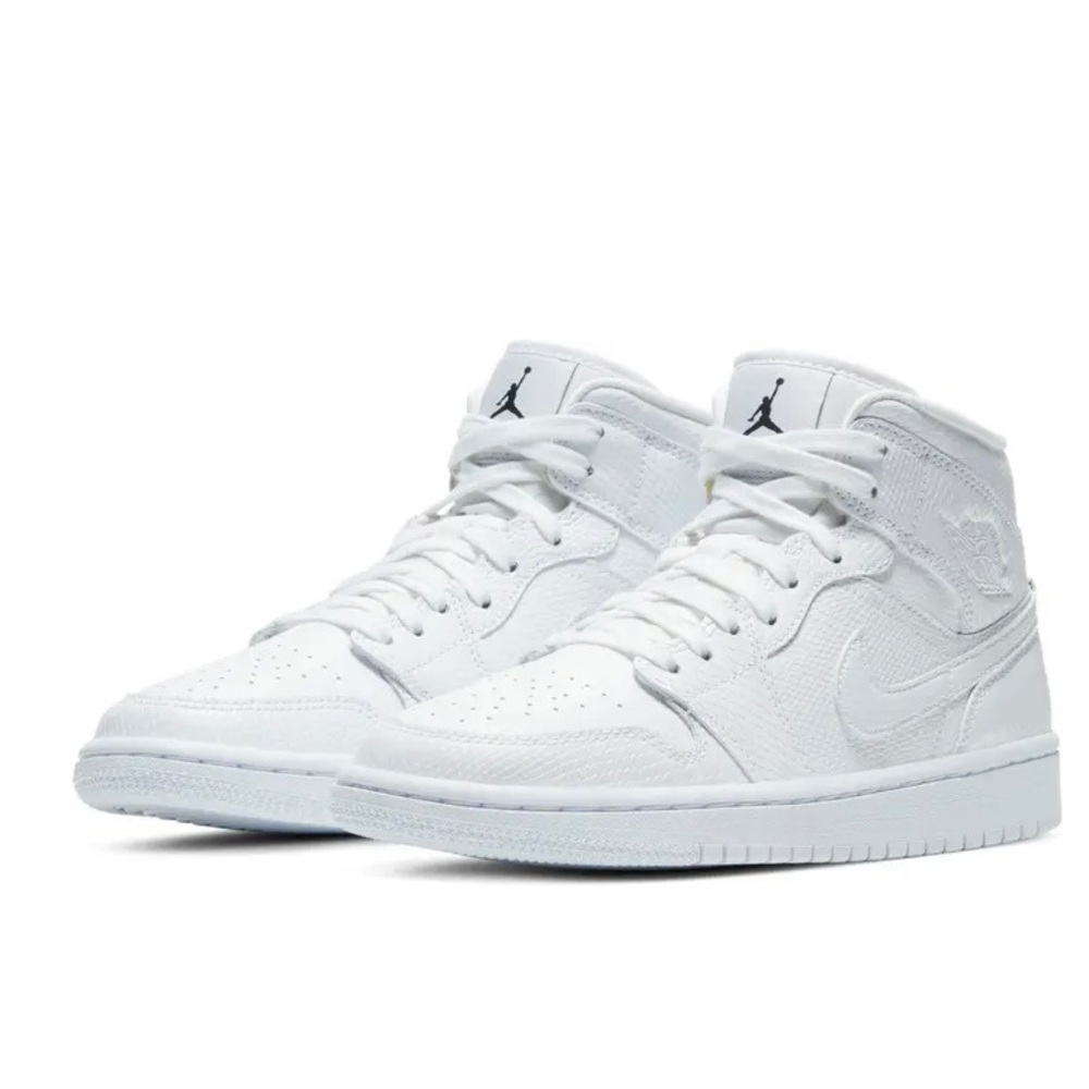 Air Jordan 1 Mid Sneaker NWOT